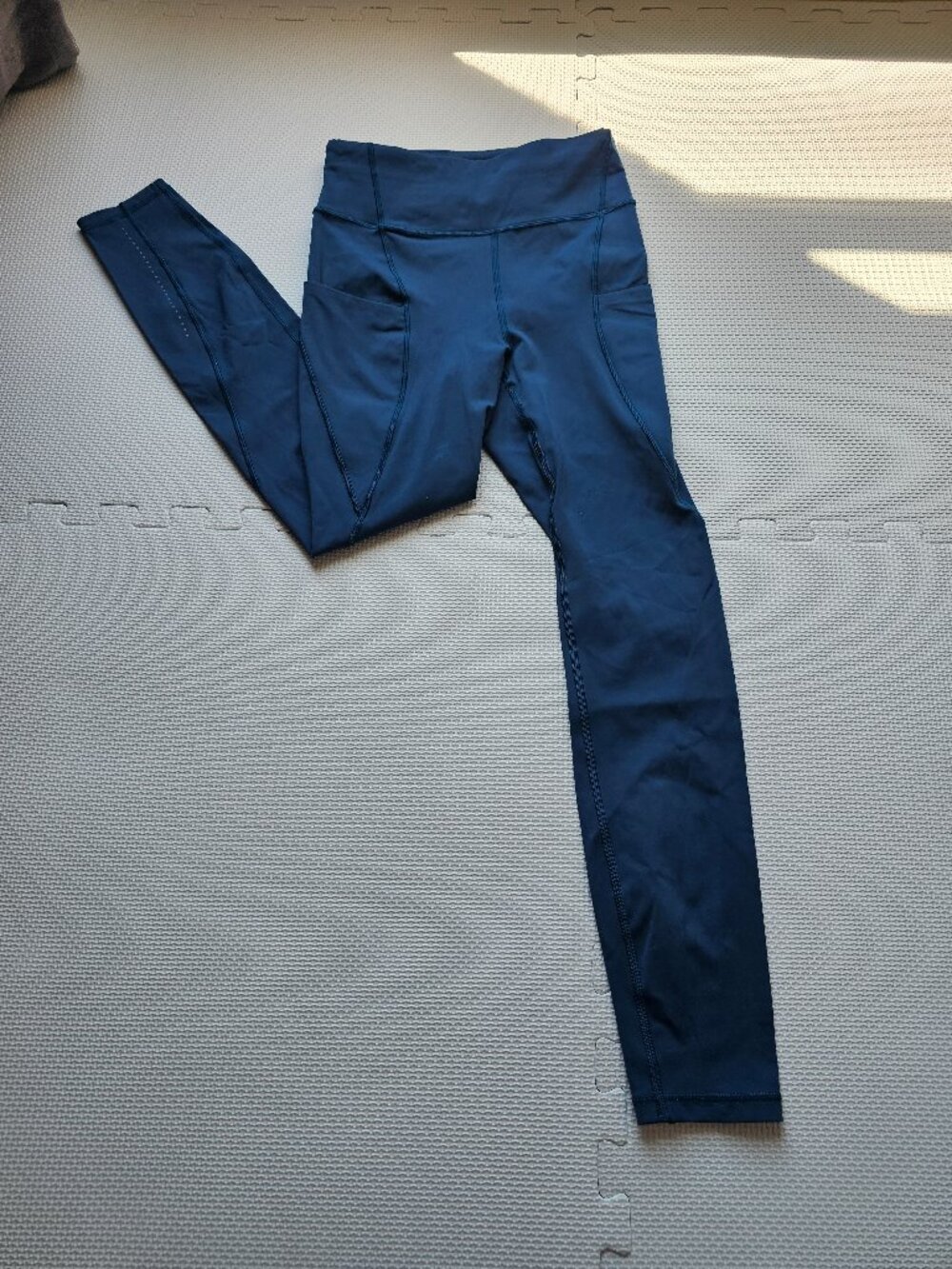 Lululemon Swift Speed High-Rise Tight women's size 4
